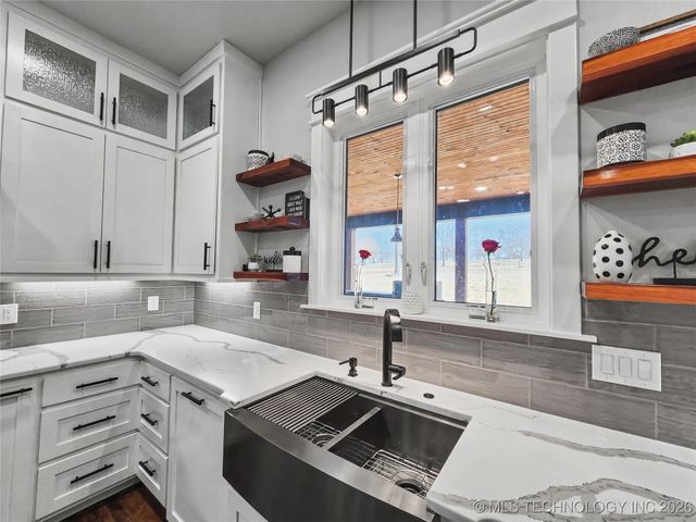 982 Edgewater Boulevard, Tahlequah, OK 74464