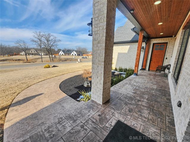 982 Edgewater Boulevard, Tahlequah, OK 74464