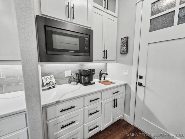 982 Edgewater Boulevard, Tahlequah, OK 74464