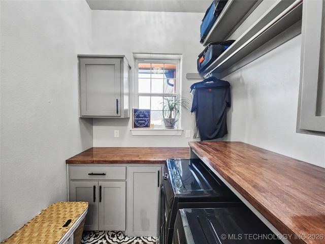 982 Edgewater Boulevard, Tahlequah, OK 74464