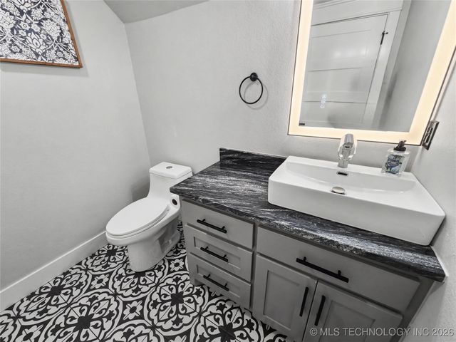 982 Edgewater Boulevard, Tahlequah, OK 74464