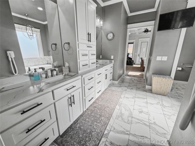 982 Edgewater Boulevard, Tahlequah, OK 74464