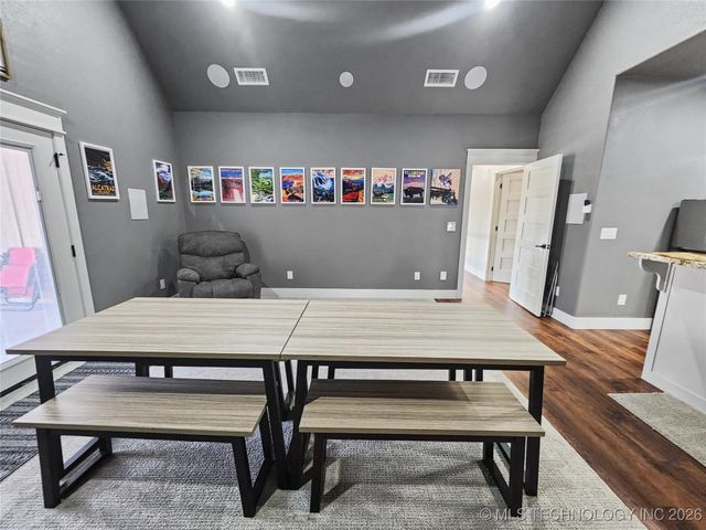 982 Edgewater Boulevard, Tahlequah, OK 74464