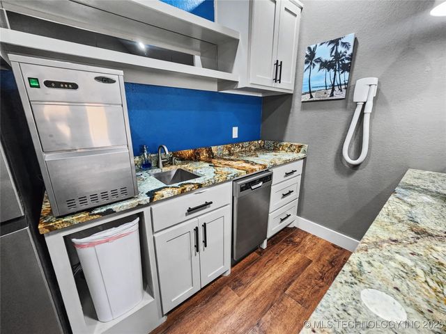 982 Edgewater Boulevard, Tahlequah, OK 74464