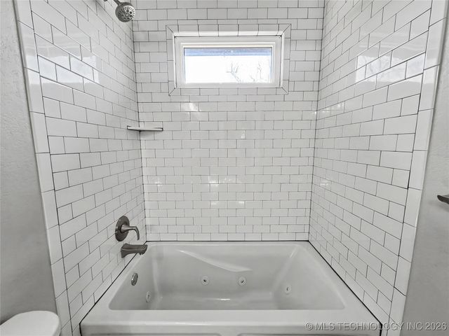 982 Edgewater Boulevard, Tahlequah, OK 74464