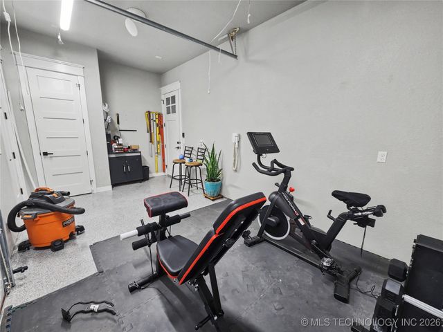 982 Edgewater Boulevard, Tahlequah, OK 74464