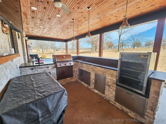 982 Edgewater Boulevard, Tahlequah, OK 74464