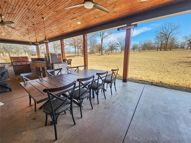 982 Edgewater Boulevard, Tahlequah, OK 74464