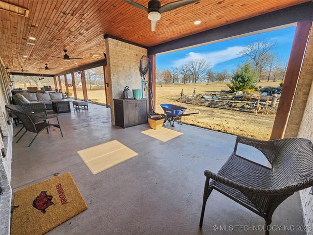 982 Edgewater Boulevard, Tahlequah, OK 74464