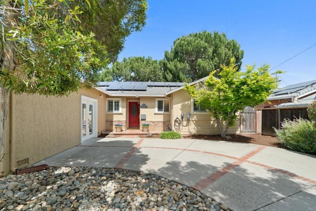 Image 4 of property listing at 1791 Branham Lane, San Jose, CA 95124