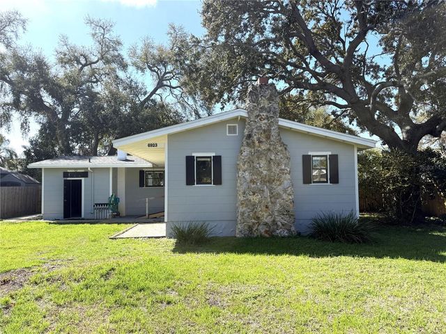 6923 DARTMOUTH AVENUE N, St Petersburg, FL 33710