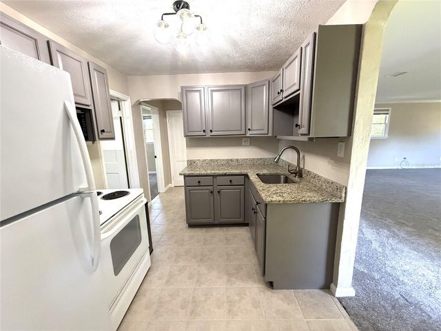 6923 DARTMOUTH AVENUE N, St Petersburg, FL 33710