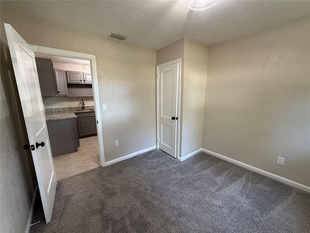 6923 DARTMOUTH AVENUE N, St Petersburg, FL 33710