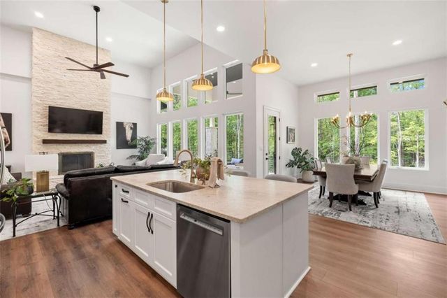 249 Mabry Parkway, Whitesburg, GA 30185