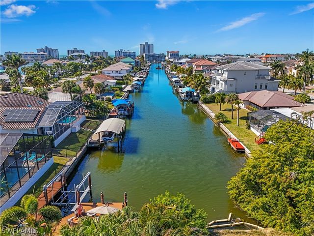 498 Trade Winds AVE, Naples, FL 34108