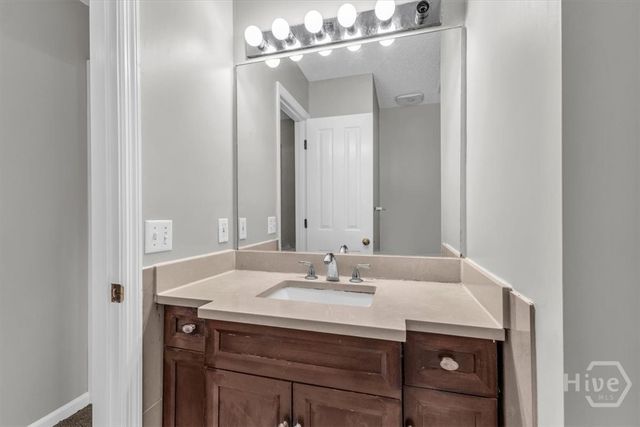 138 Penn Station, Savannah, GA 31410