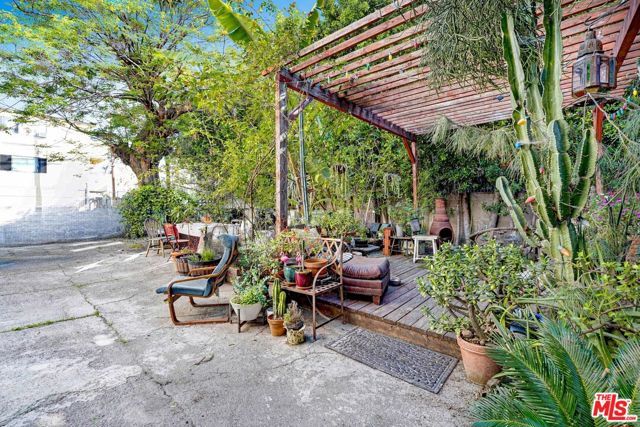 512 N Alexandria Avenue, Los Angeles, CA 90004