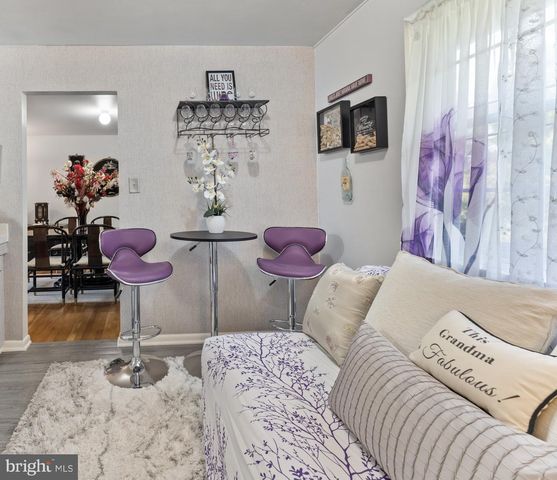 8210 STREAMWOOD DR, Baltimore, MD 21208