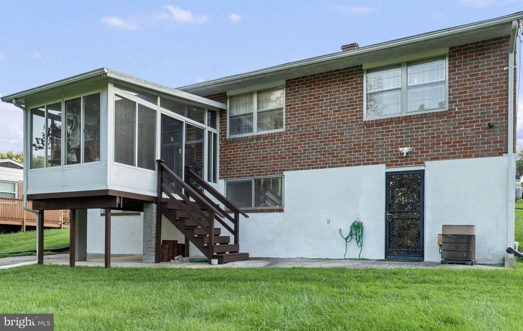 Image 27 of property listing at 8210 STREAMWOOD DR, Baltimore, MD 21208