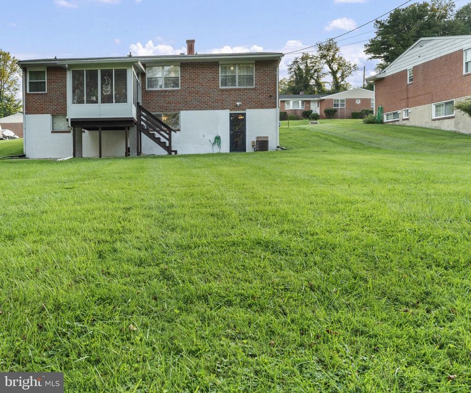 Image 28 of property listing at 8210 STREAMWOOD DR, Baltimore, MD 21208