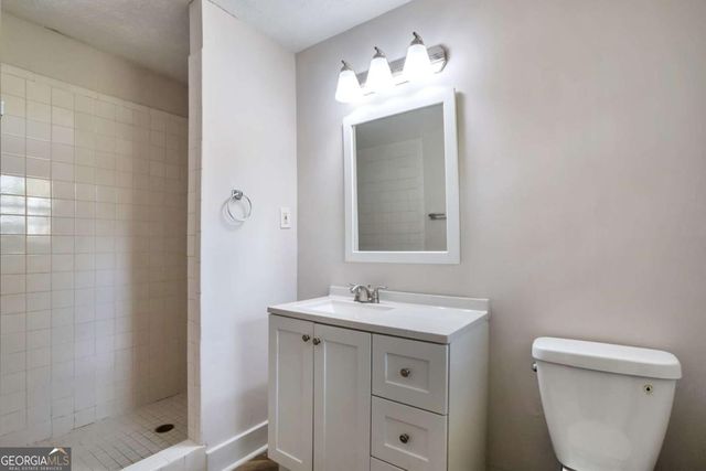 2912 Knollview Drive, Decatur, GA 30034