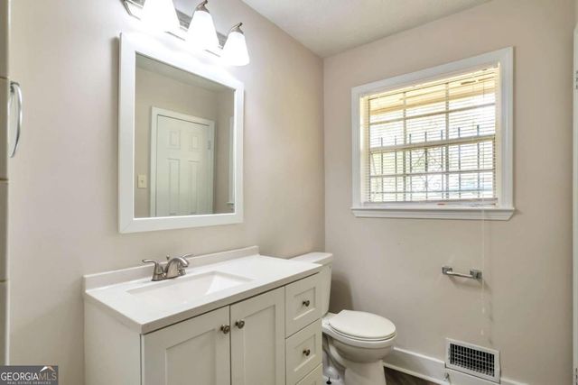 2912 Knollview Drive, Decatur, GA 30034