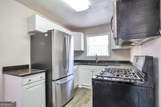 2912 Knollview Drive, Decatur, GA 30034