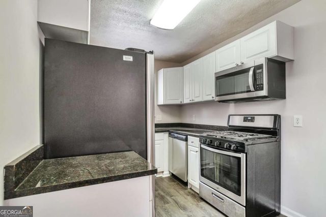 2912 Knollview Drive, Decatur, GA 30034