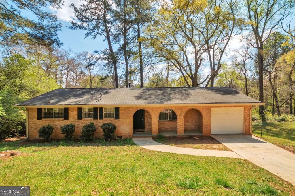 2912 Knollview Drive, Decatur, GA 30034