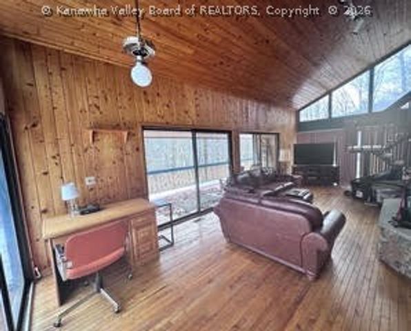 148 Timbercrest Drive, Charleston, WV 25311