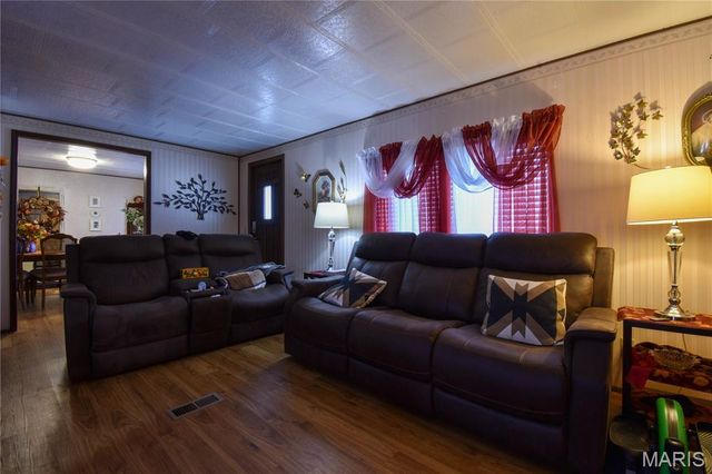 112 E 6th Street, Staunton, IL 62088