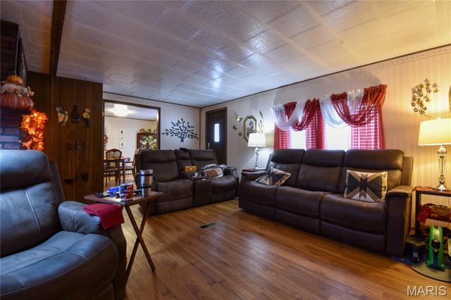 112 E 6th Street, Staunton, IL 62088