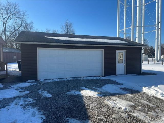 112 E 6th Street, Staunton, IL 62088