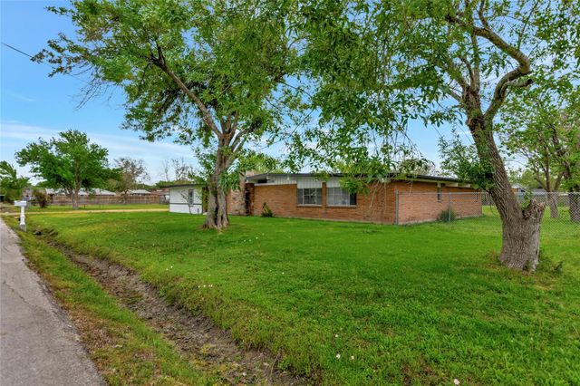 9010 Freeland Street, Houston, TX 77075