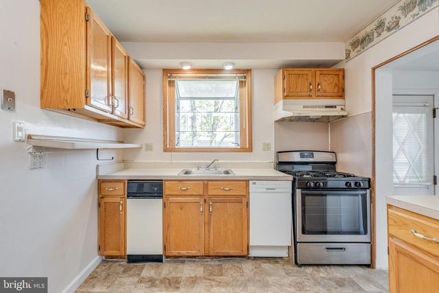 427 BUTTONWOOD ST, Delanco, NJ 08075