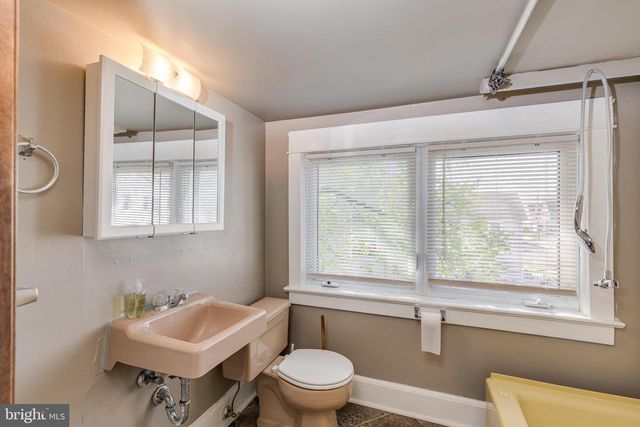 427 BUTTONWOOD ST, Delanco, NJ 08075