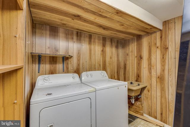 427 BUTTONWOOD ST, Delanco, NJ 08075