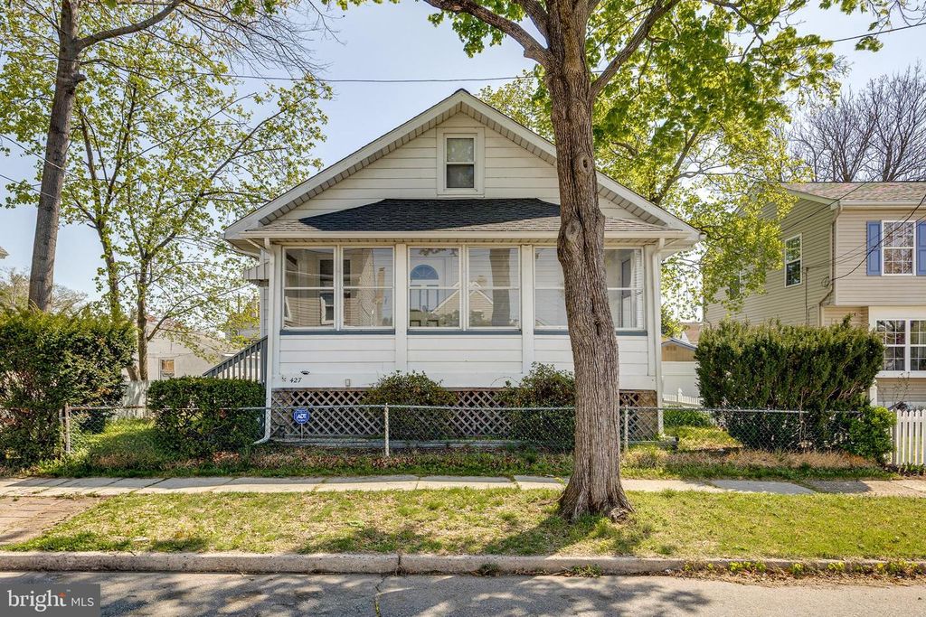 427 BUTTONWOOD ST, Delanco, NJ 08075