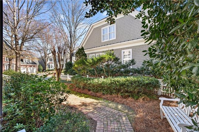 1136 Bellewood Square, Dunwoody, GA 30338
