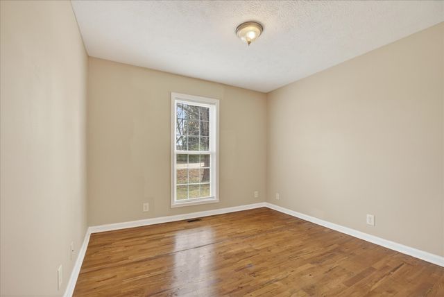 400 Melinda Dr, Clarksville, TN 37042