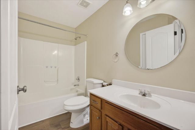 400 Melinda Dr, Clarksville, TN 37042