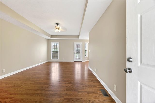 400 Melinda Dr, Clarksville, TN 37042