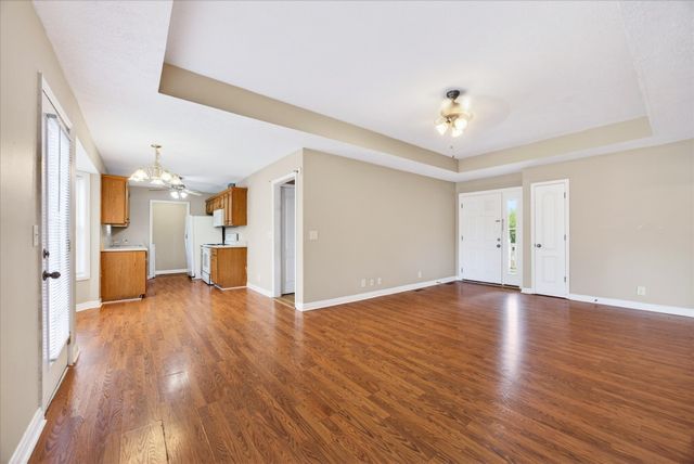 400 Melinda Dr, Clarksville, TN 37042