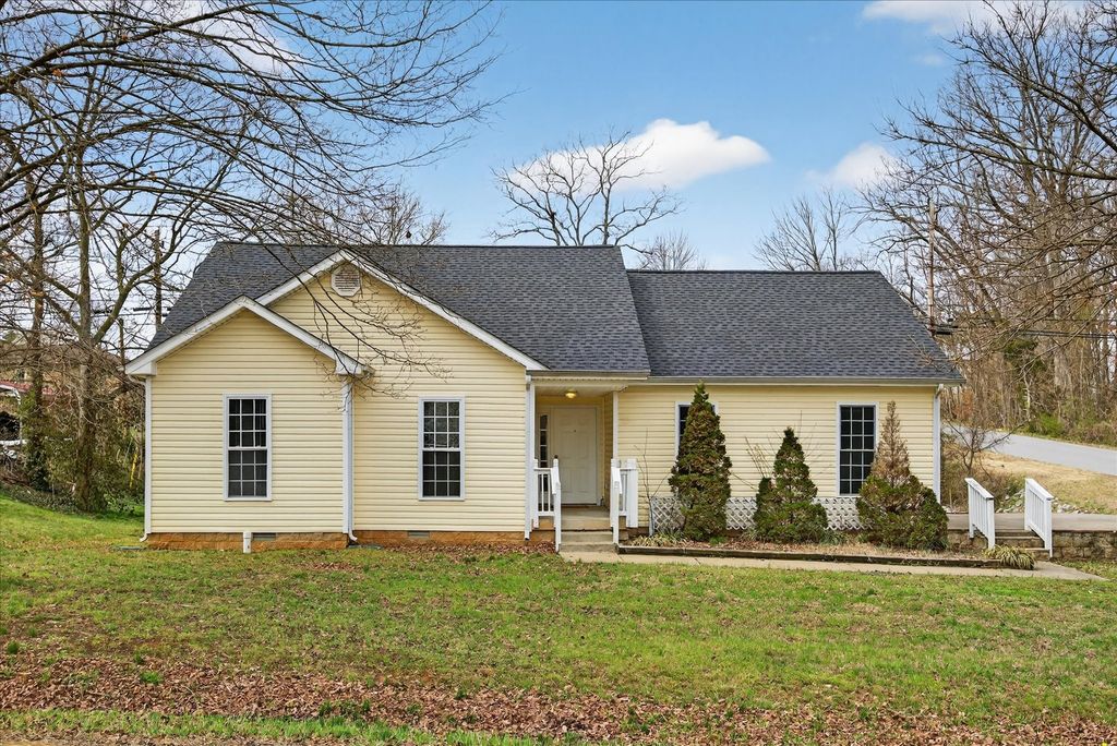 400 Melinda Dr, Clarksville, TN 37042