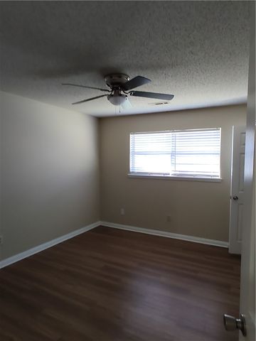 218 Fox Run Place A, Lowell, AR 72745