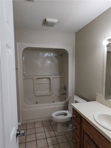 218 Fox Run Place A, Lowell, AR 72745