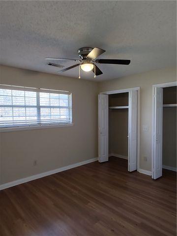 218 Fox Run Place A, Lowell, AR 72745