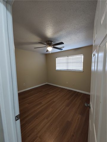 218 Fox Run Place A, Lowell, AR 72745