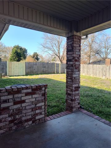 218 Fox Run Place A, Lowell, AR 72745