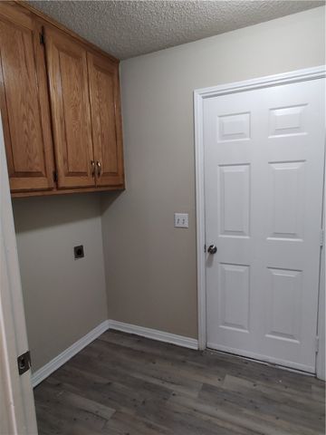 218 Fox Run Place A, Lowell, AR 72745